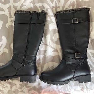Faux-fur lined boots